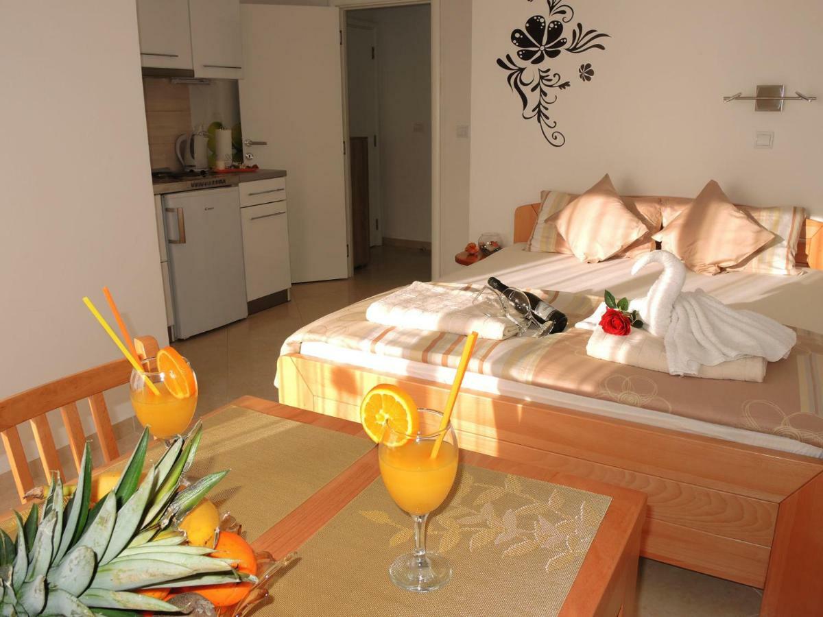 Iva Apartmani ตรีบูนย์ ภายนอก รูปภาพ