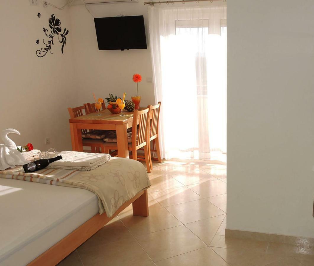 Iva Apartmani ตรีบูนย์ ภายนอก รูปภาพ