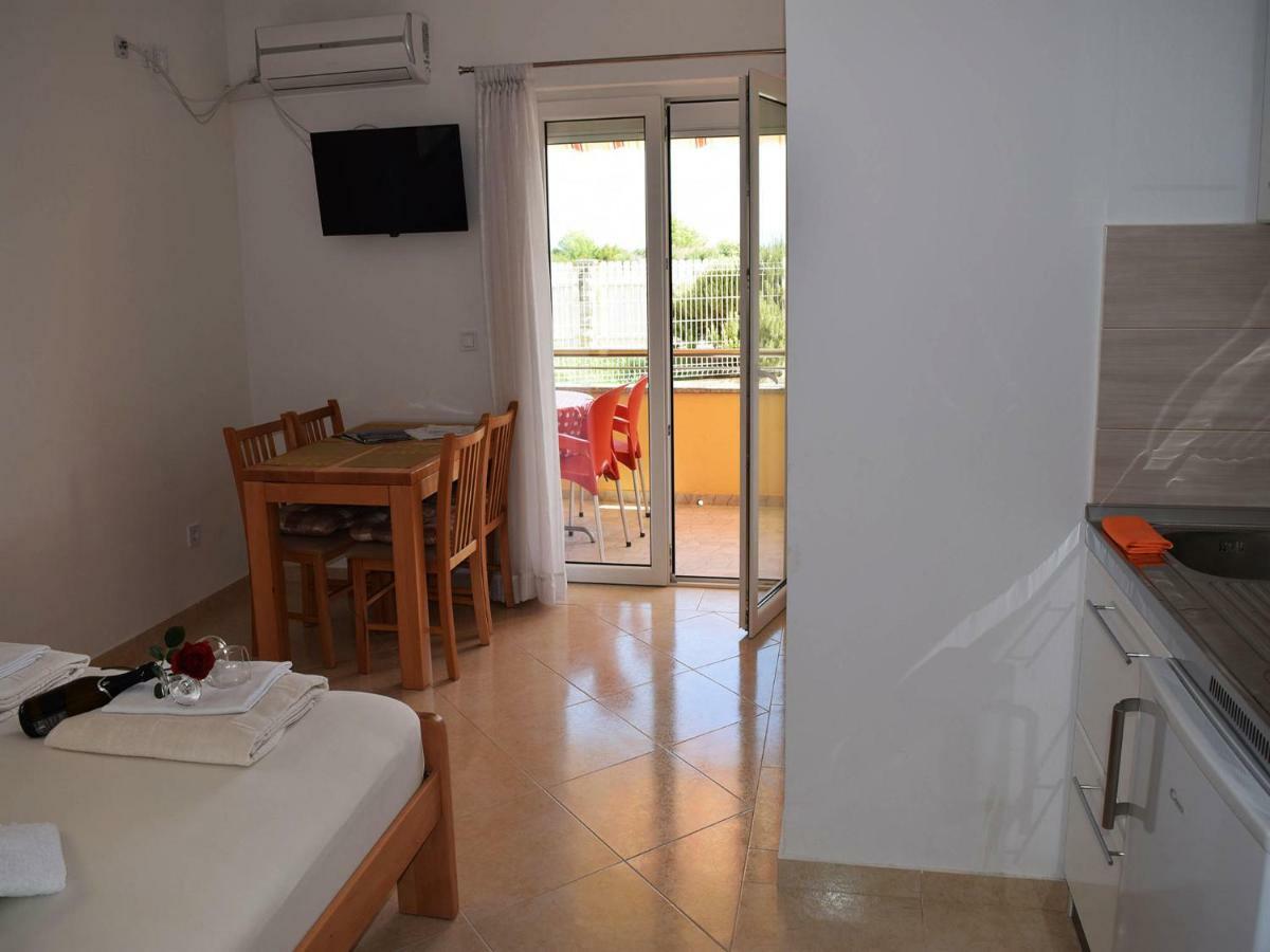 Iva Apartmani ตรีบูนย์ ภายนอก รูปภาพ